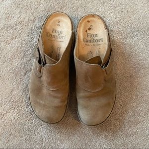 FinnComfort suede clogs size 40